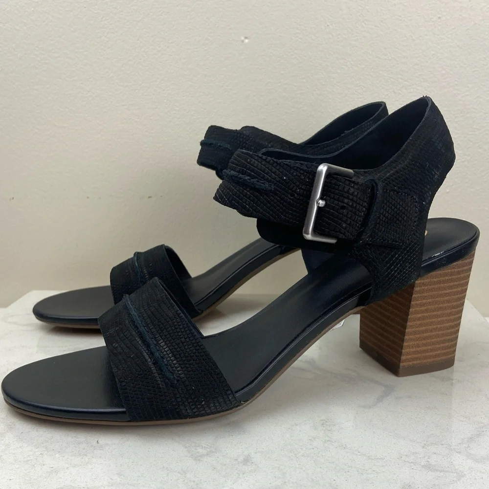 NWT Clarks Women's Karseahi Seam Heeled Sandal